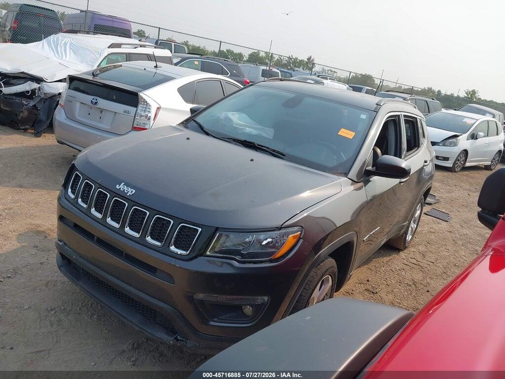 3C4NJDBB4JT255926 2018 JEEP COMPASS photo no. 2
