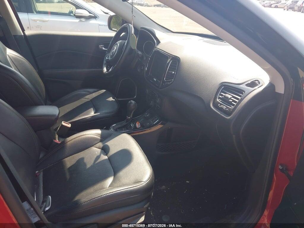 3C4NJDCB8JT112010 2018 JEEP COMPASS photo no. 5