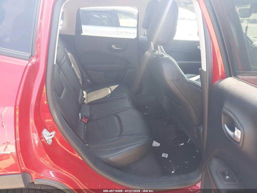 3C4NJDCB8JT112010 2018 JEEP COMPASS photo no. 8