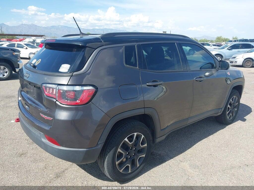 3C4NJDDB4JT484975 2018 JEEP COMPASS photo no. 4