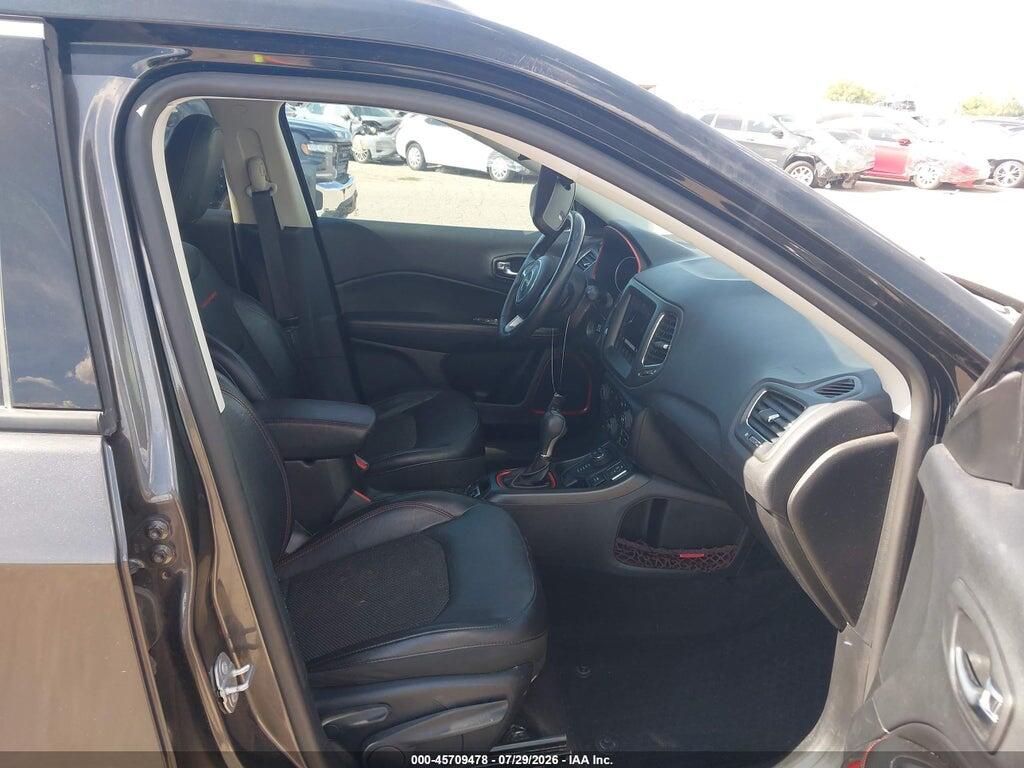 3C4NJDDB4JT484975 2018 JEEP COMPASS photo no. 5