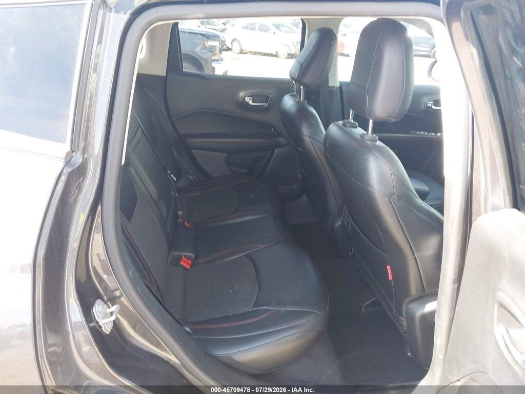 3C4NJDDB4JT484975 2018 JEEP COMPASS photo no. 8