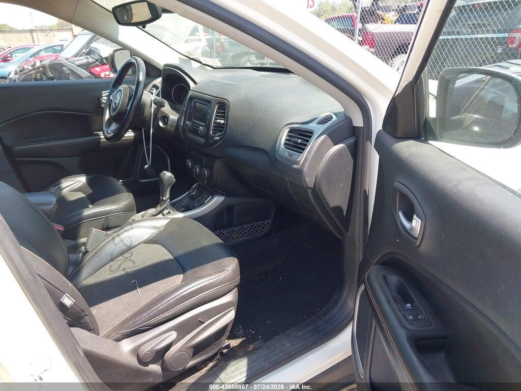 3C4NJDBB7JT111609 2018 JEEP COMPASS photo no. 5
