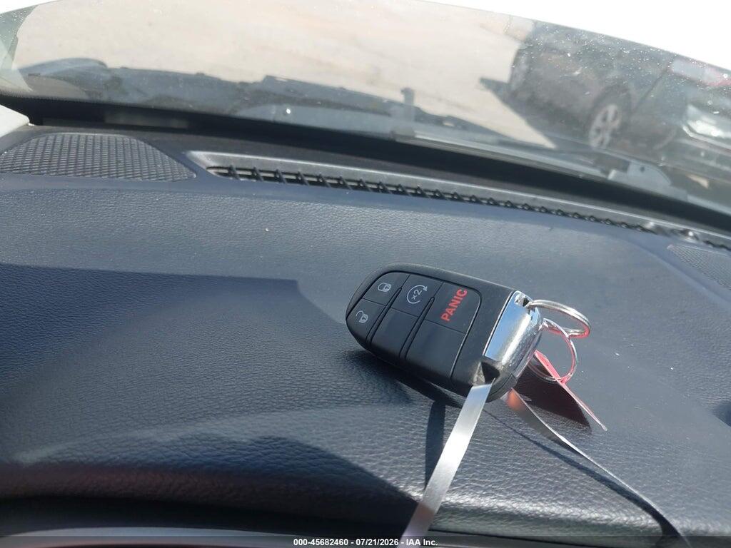 3C4NJDBB0JT232272 2018 JEEP COMPASS photo no. 11