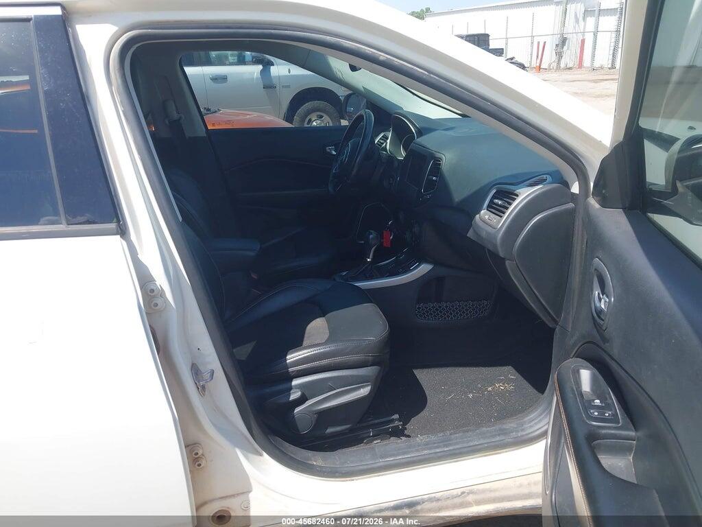 3C4NJDBB0JT232272 2018 JEEP COMPASS photo no. 5