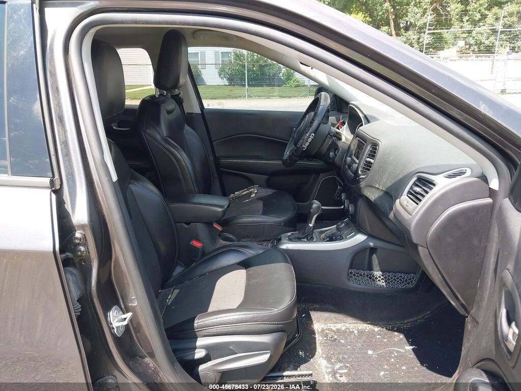 3C4NJDBB7JT400618 2018 JEEP COMPASS photo no. 5