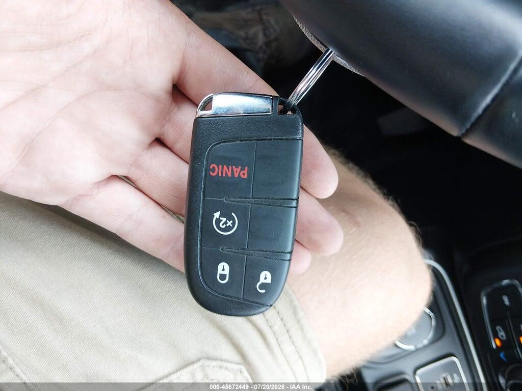 3C4NJDBB7JT114140 2018 JEEP COMPASS photo no. 11