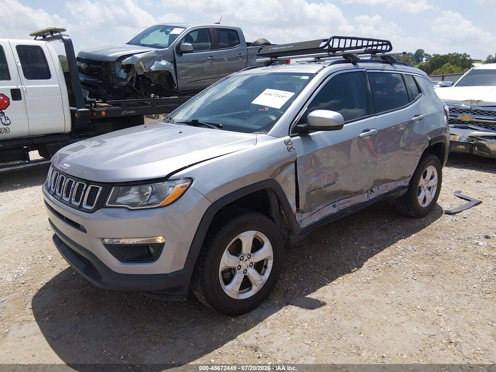 3C4NJDBB7JT114140 2018 JEEP COMPASS photo no. 2