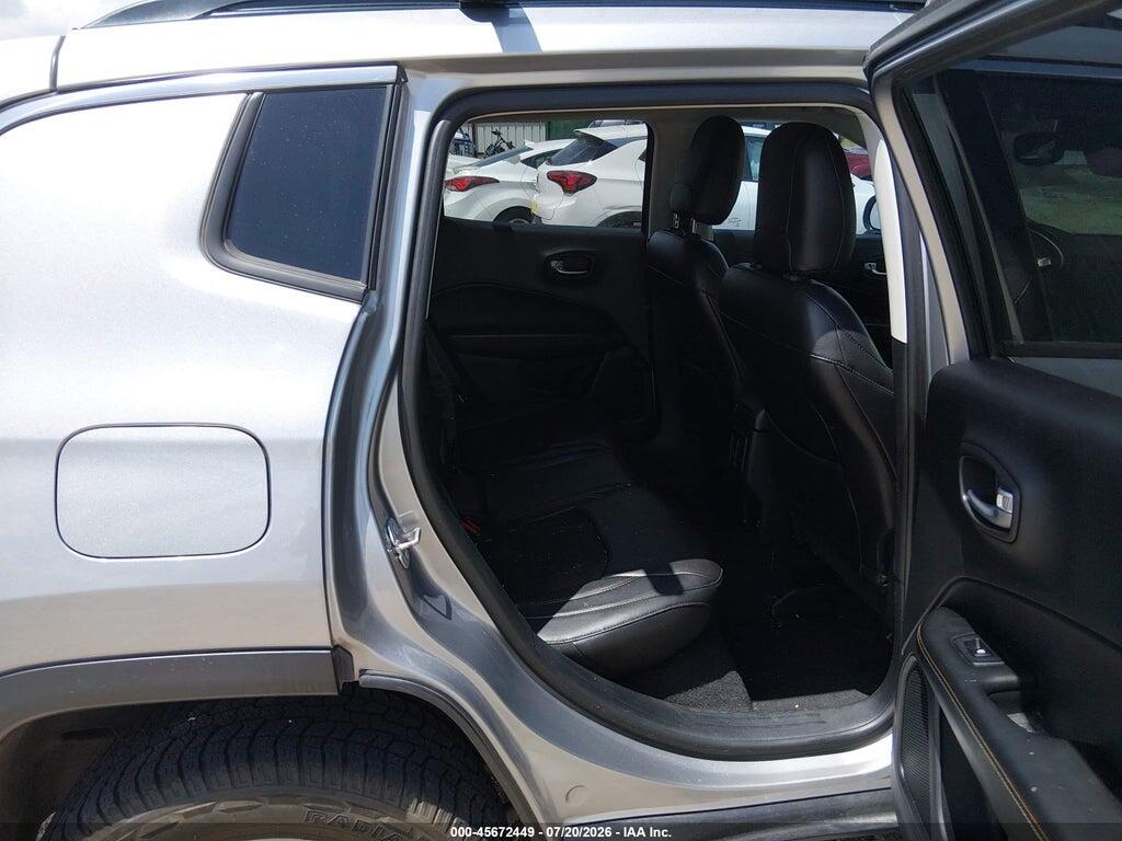 3C4NJDBB7JT114140 2018 JEEP COMPASS photo no. 8