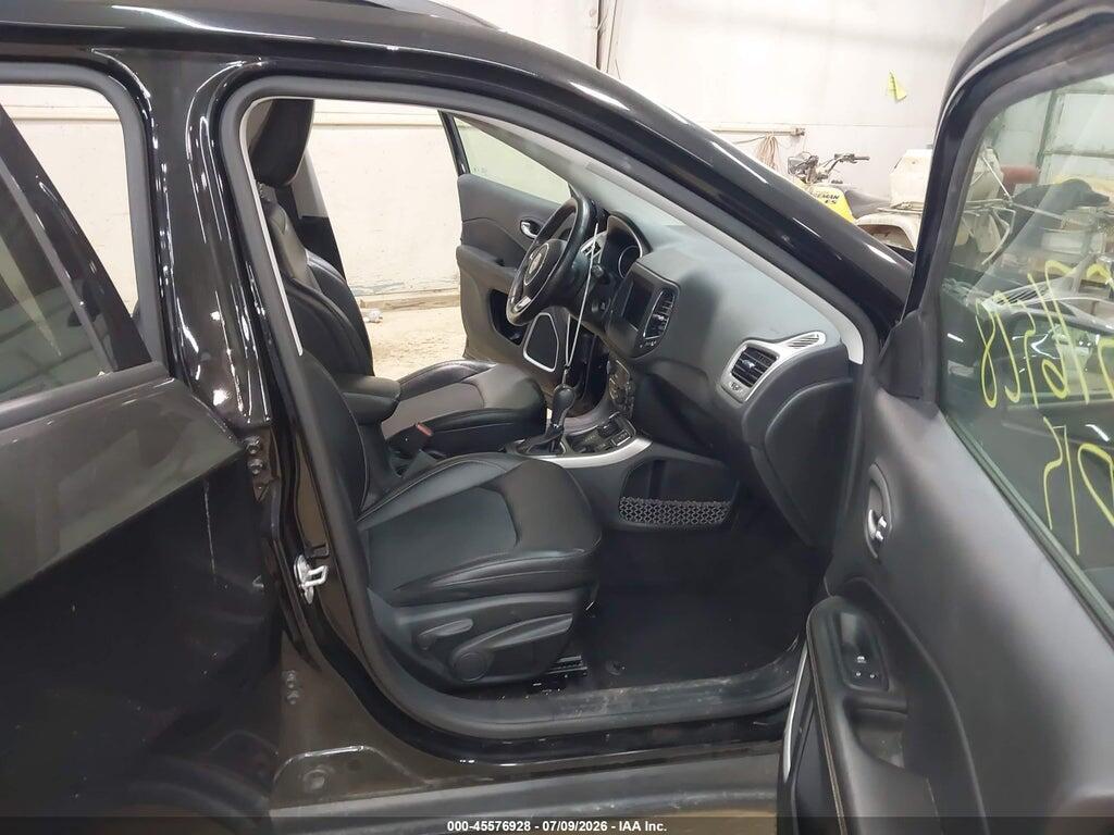 3C4NJDBB9KT697067 2019 JEEP COMPASS photo no. 5