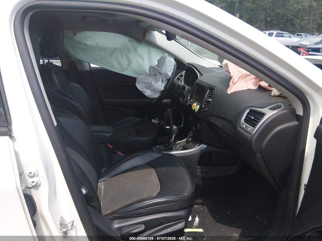 3C4NJDBB1KT741823 2019 JEEP COMPASS photo no. 5