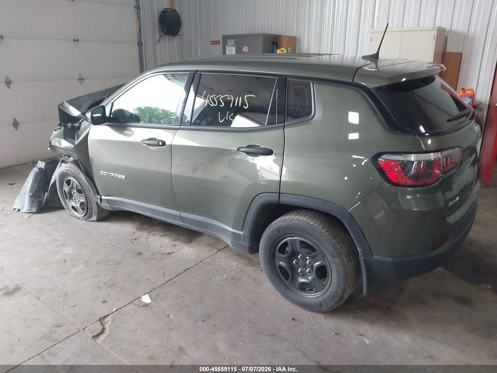 3C4NJDAB2KT670889 2019 JEEP COMPASS photo no. 3