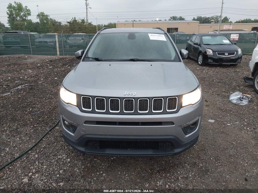 3C4NJDBB4JT150335 2018 JEEP COMPASS photo no. 12