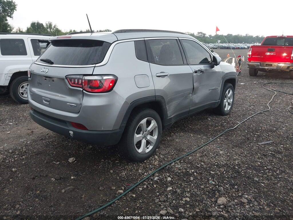 3C4NJDBB4JT150335 2018 JEEP COMPASS photo no. 4