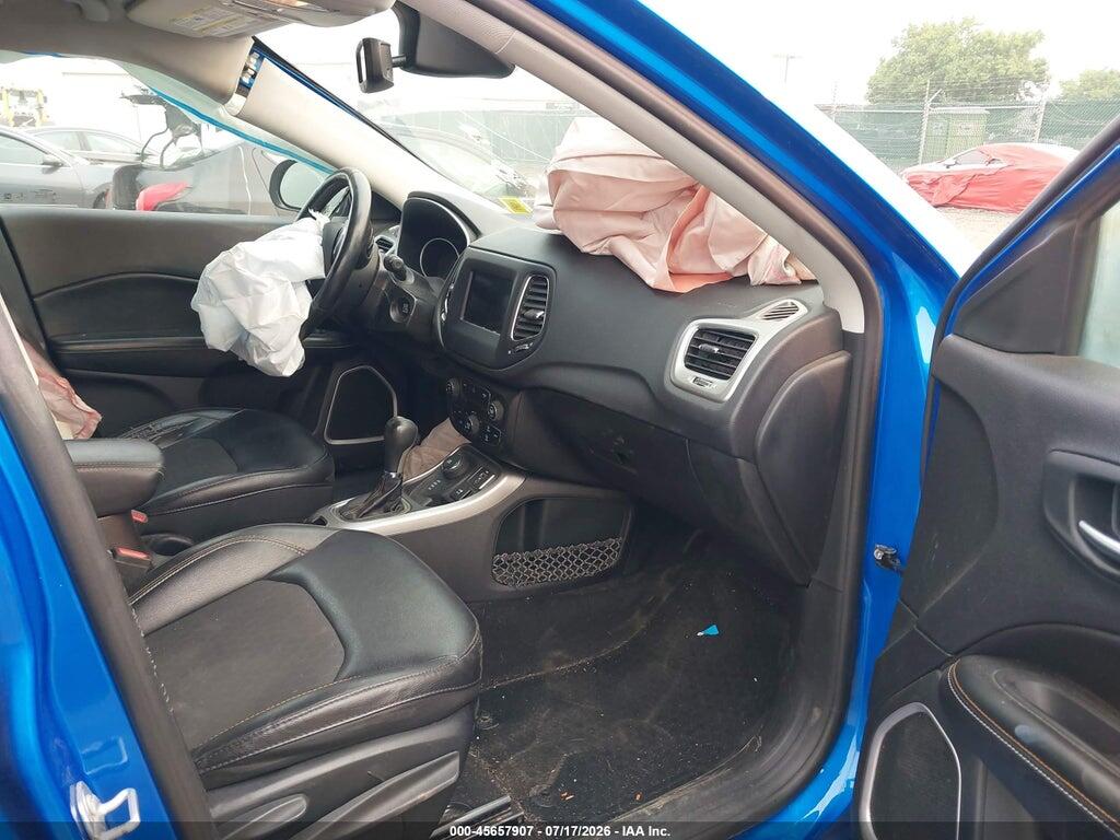 3C4NJDBB0JT485298 2018 JEEP COMPASS photo no. 5