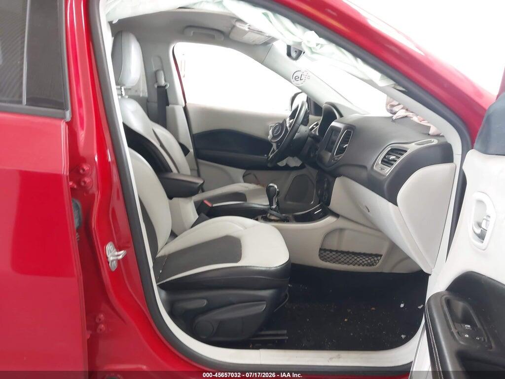 3C4NJCBB7JT268003 2018 JEEP COMPASS photo no. 5
