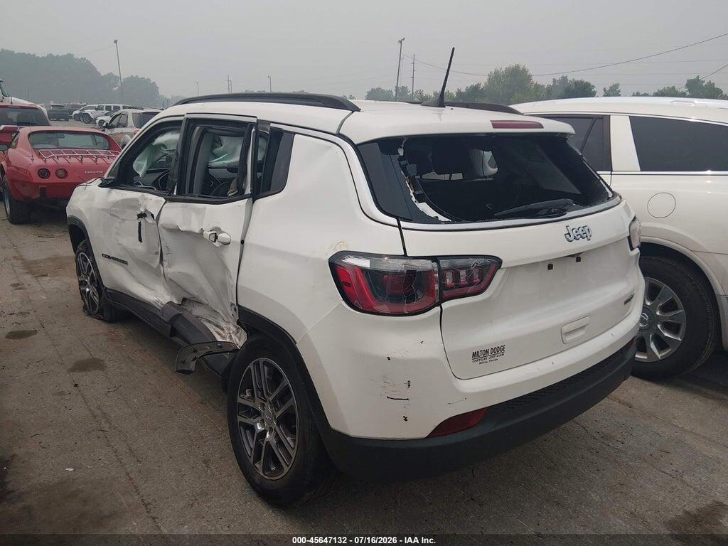 3C4NJCBB3JT194224 2018 JEEP COMPASS photo no. 3