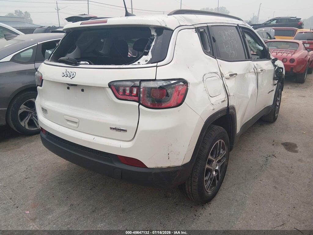 3C4NJCBB3JT194224 2018 JEEP COMPASS photo no. 4