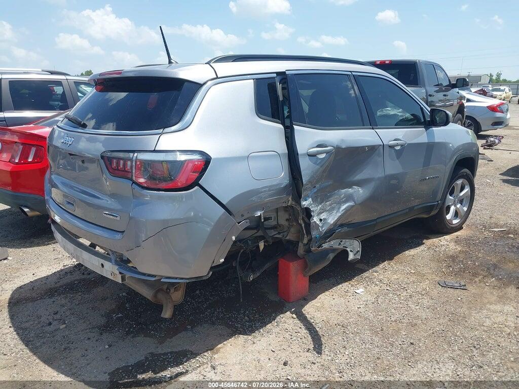 3C4NJDBB3JT161150 2018 JEEP COMPASS photo no. 4