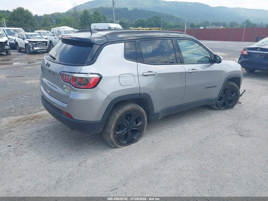 3C4NJDBB8JT433739 2018 JEEP COMPASS photo no. 4