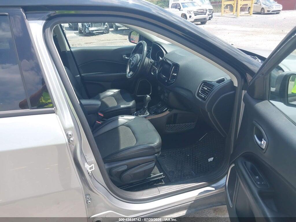 3C4NJDBB8JT433739 2018 JEEP COMPASS photo no. 5