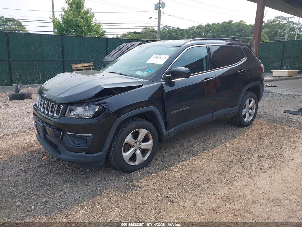3C4NJDBB3JT270658 2018 JEEP COMPASS photo no. 2