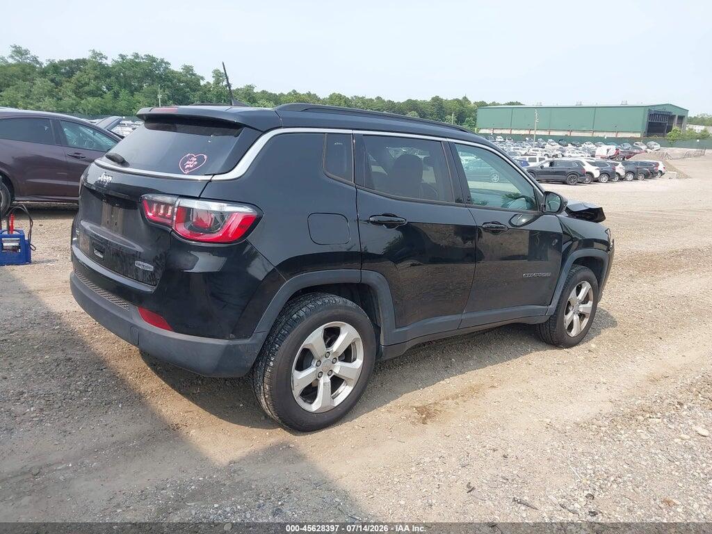 3C4NJDBB3JT270658 2018 JEEP COMPASS photo no. 4