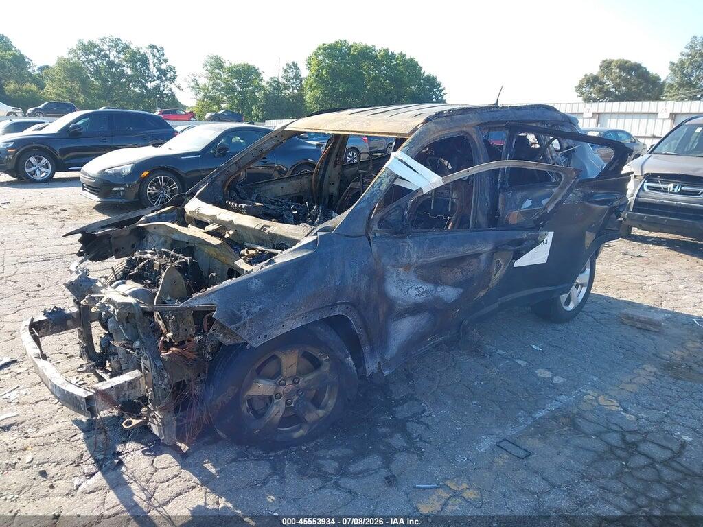 3C4NJDBB0JT331741 2018 JEEP COMPASS photo no. 2