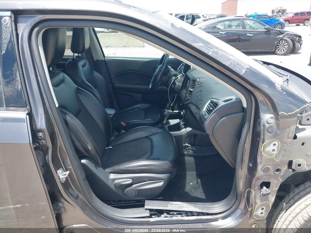3C4NJCBB5JT228874 2018 JEEP COMPASS photo no. 5