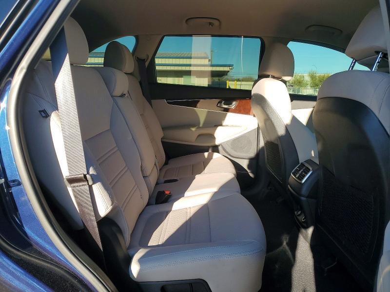 5XYPGDA54HG319841 2017 KIA SORENTO photo no. 11