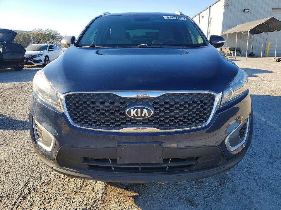 5XYPGDA54HG319841 2017 KIA SORENTO photo no. 5