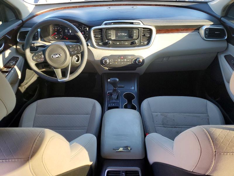 5XYPGDA54HG319841 2017 KIA SORENTO photo no. 8
