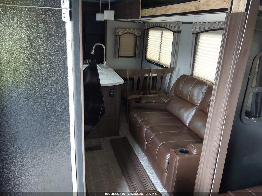4YDT33522LE600104 2020 KEYSTONE RV LAREDO photo no. 5
