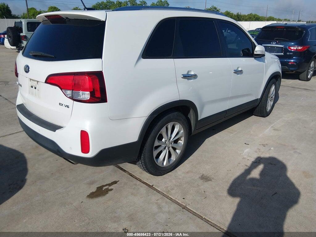 5XYKU4A77FG597926 2015 KIA SORENTO photo no. 4