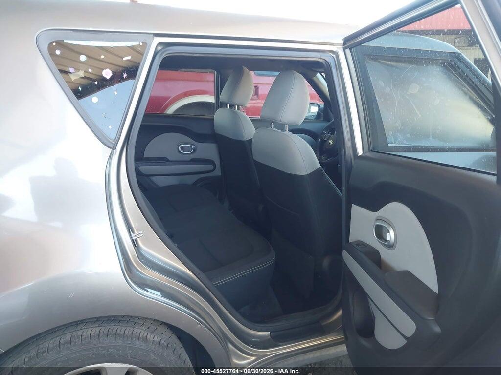 KNDJP3A53F7184572 2015 KIA SOUL photo no. 8