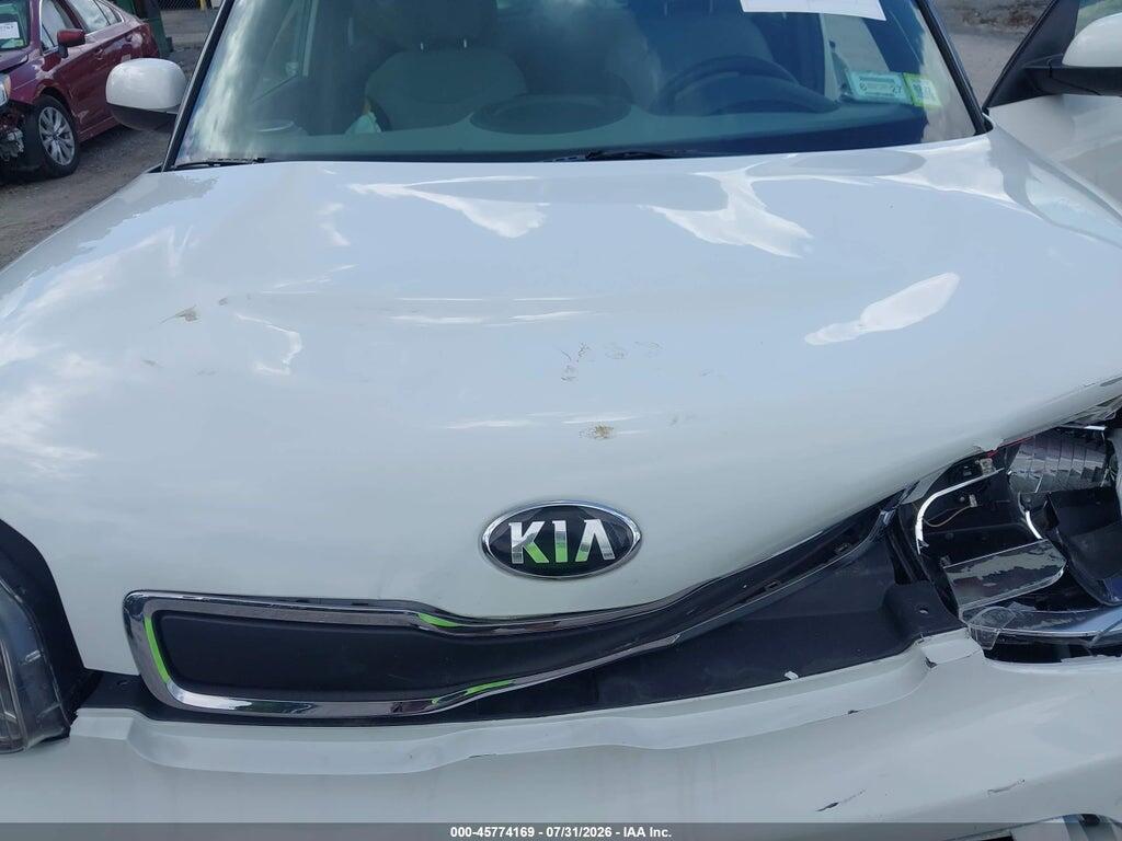 KNDJN2A23F7220671 2015 KIA SOUL photo no. 10
