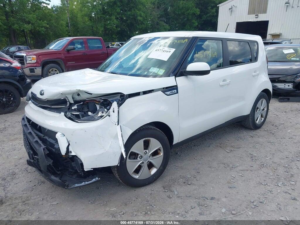 KNDJN2A23F7220671 2015 KIA SOUL photo no. 2
