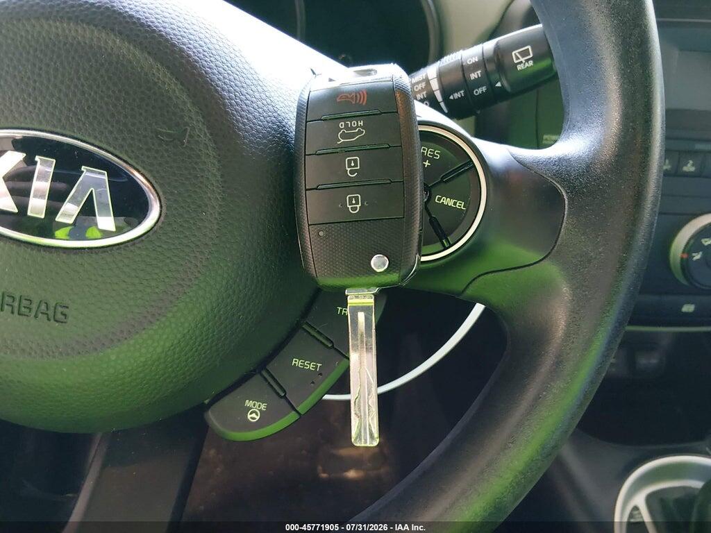 KNDJN2A23F7813401 2015 KIA SOUL photo no. 11