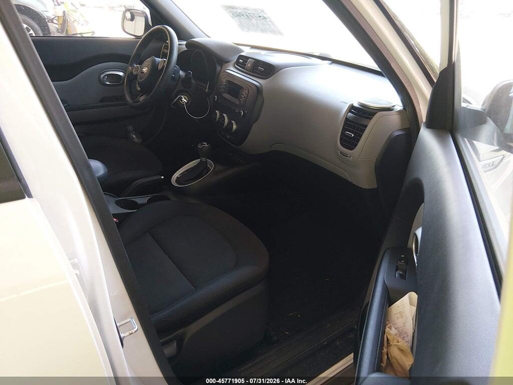 KNDJN2A23F7813401 2015 KIA SOUL photo no. 5