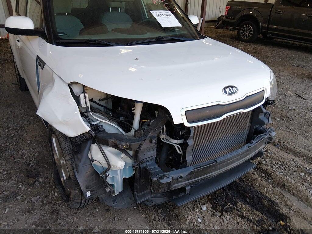 KNDJN2A23F7813401 2015 KIA SOUL photo no. 6