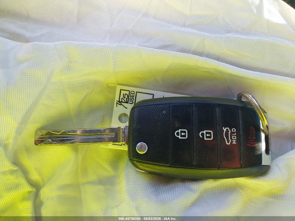KNDJN2A20F7208476 2015 KIA SOUL photo no. 11