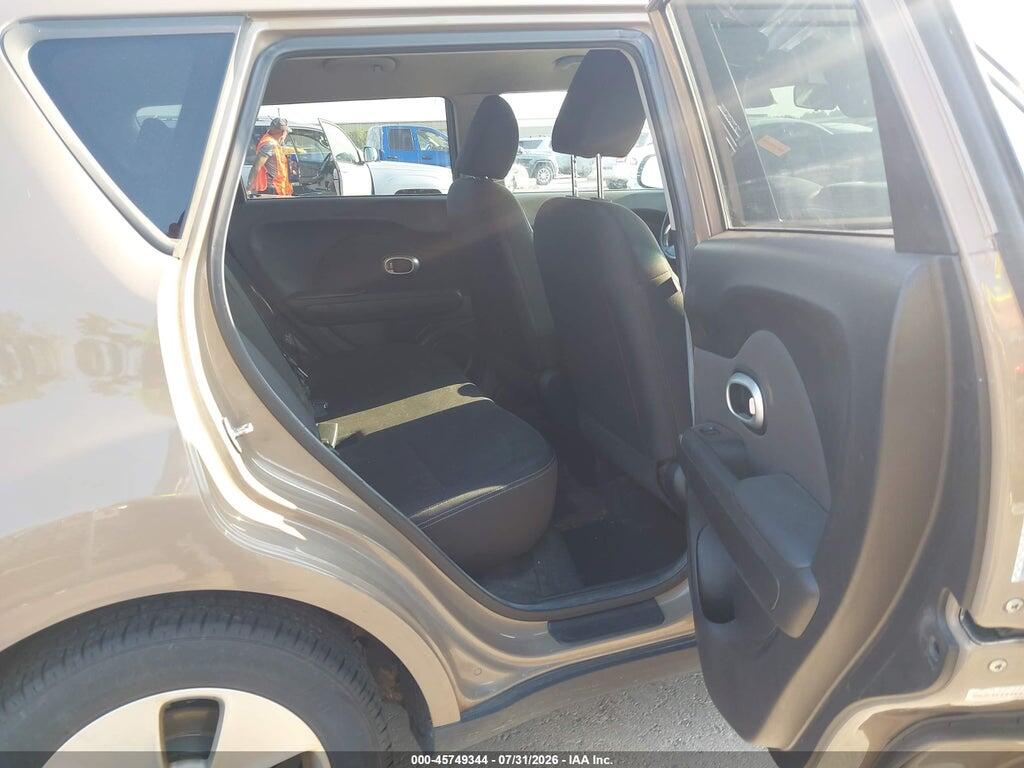 KNDJN2A28F7124826 2015 KIA SOUL photo no. 8