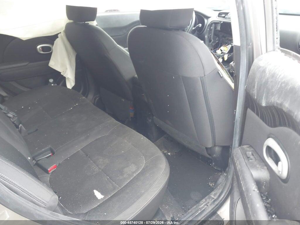 KNDJN2A21F7119189 2015 KIA SOUL photo no. 8