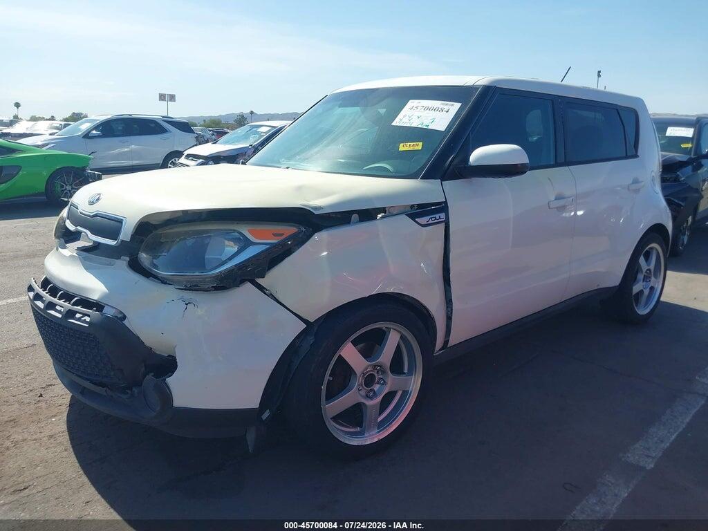 KNDJN2A25F7223880 2015 KIA SOUL photo no. 2