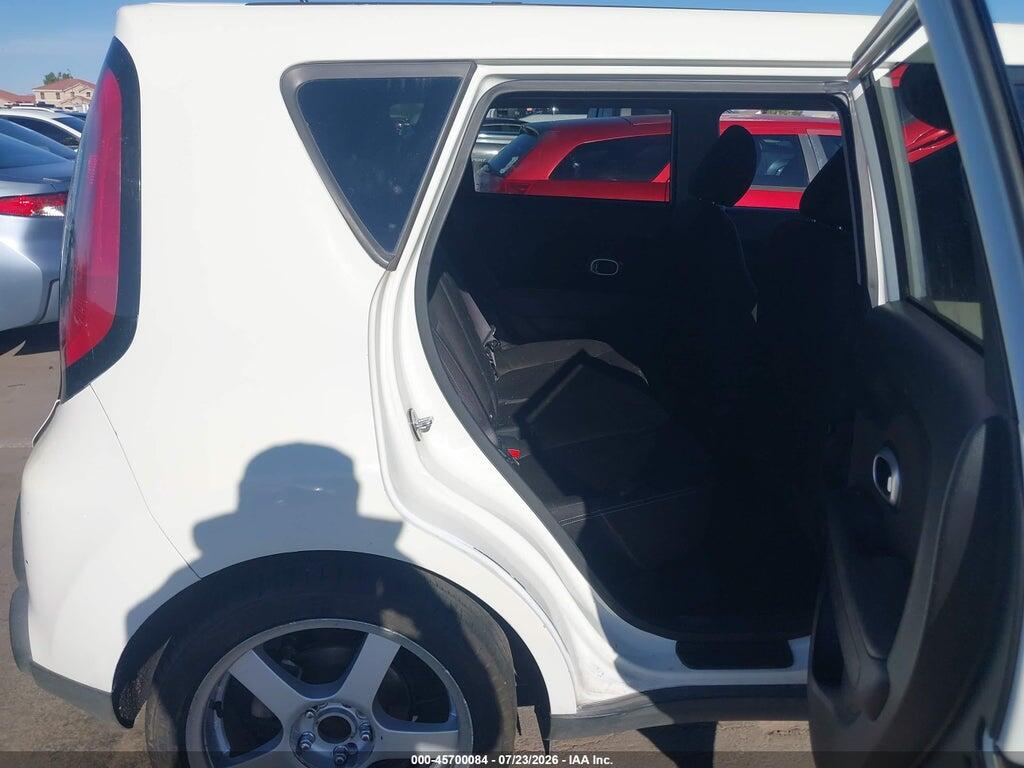 KNDJN2A25F7223880 2015 KIA SOUL photo no. 8