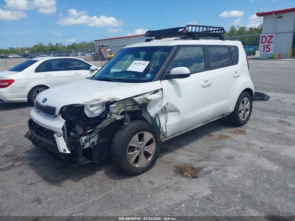 KNDJN2A24F7156771 2015 KIA SOUL photo no. 2