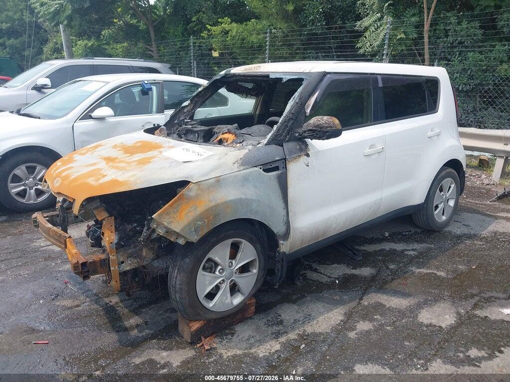 KNDJN2A26F7125084 2015 KIA SOUL photo no. 2