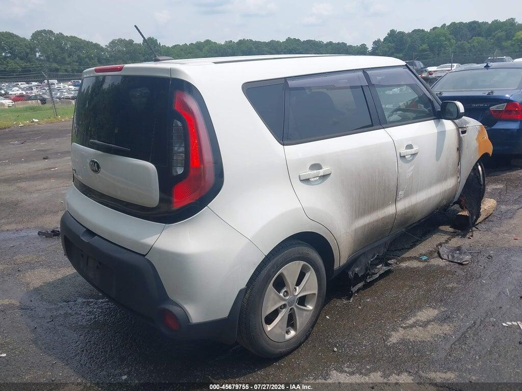 KNDJN2A26F7125084 2015 KIA SOUL photo no. 4