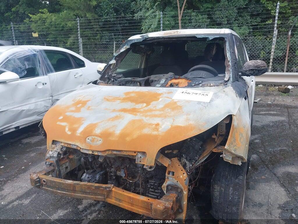 KNDJN2A26F7125084 2015 KIA SOUL photo no. 6