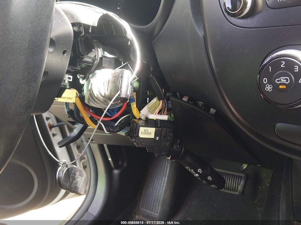 KNDJN2A23F7172394 2015 KIA SOUL photo no. 6